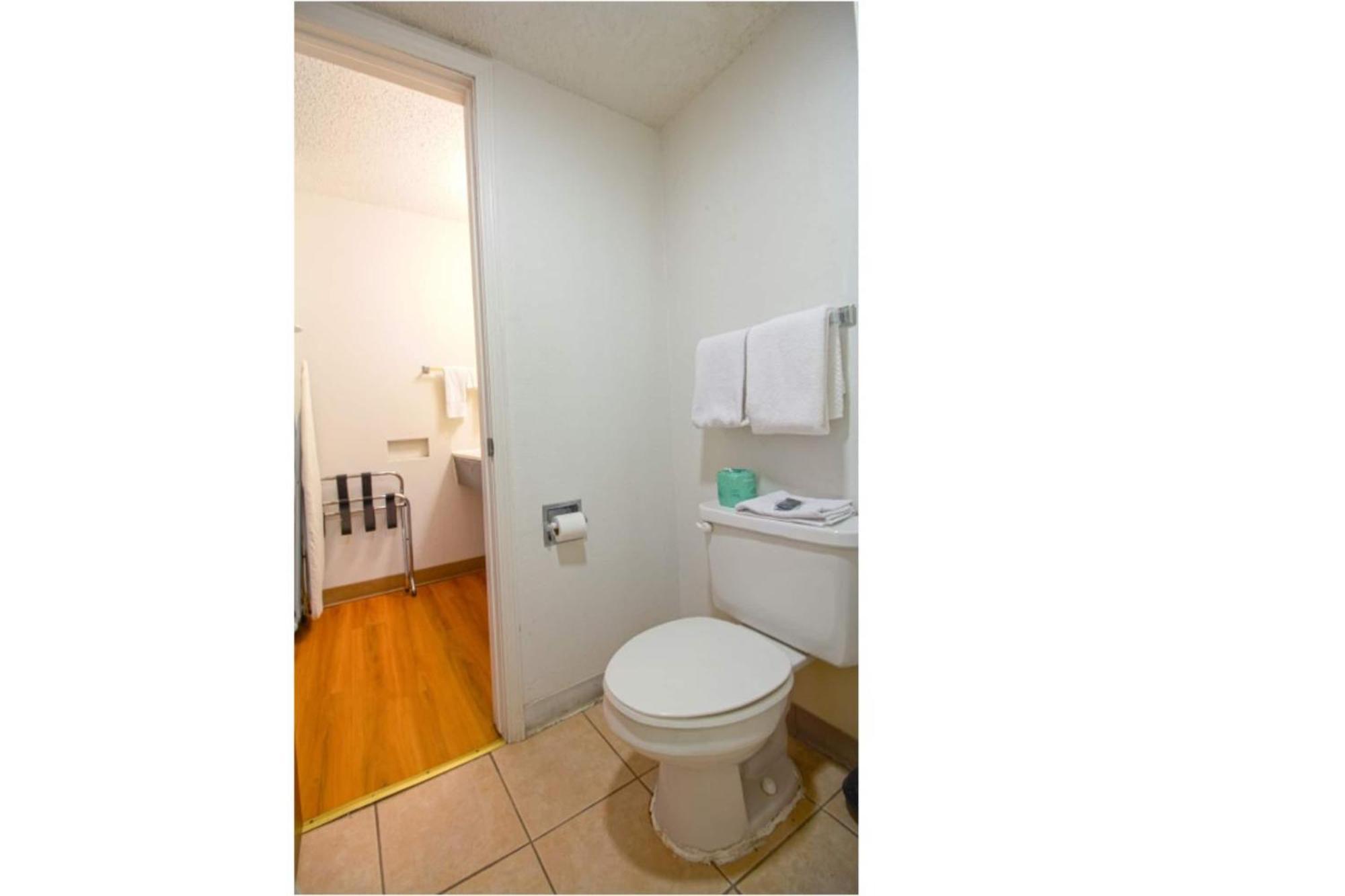 Studio Inn Extended Stay Oklahoma City Airport By Oyo المظهر الخارجي الصورة