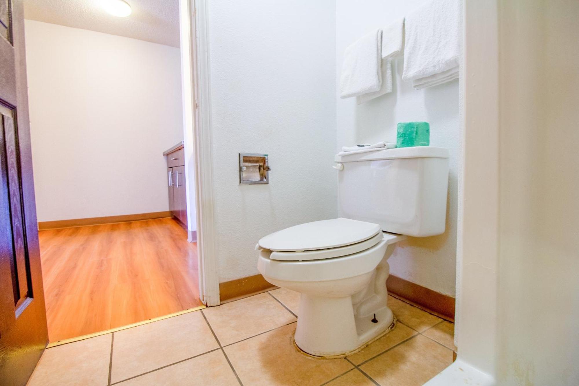 Studio Inn Extended Stay Oklahoma City Airport By Oyo المظهر الخارجي الصورة