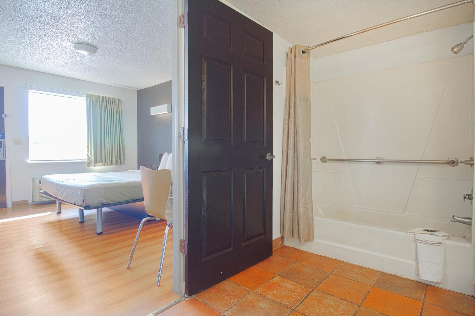 Studio Inn Extended Stay Oklahoma City Airport By Oyo المظهر الخارجي الصورة