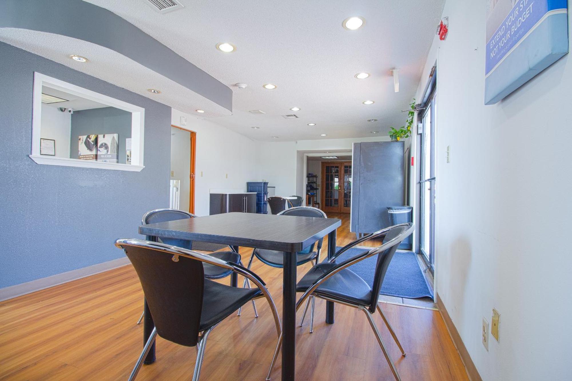 Studio Inn Extended Stay Oklahoma City Airport By Oyo المظهر الخارجي الصورة