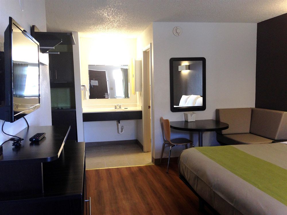 Studio Inn Extended Stay Oklahoma City Airport By Oyo المظهر الخارجي الصورة